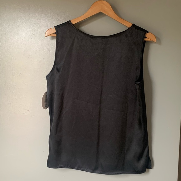 NWT Silky Soft Black V-neck Outline Sleeveless Tank Top Shirt - Picture 4 of 4